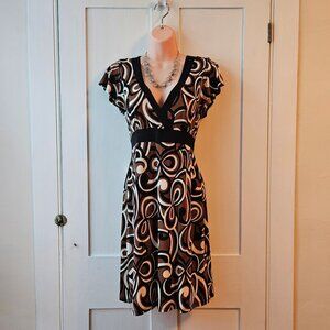 Retro V-Neck Dress in Black Print | Women's XL | EUC